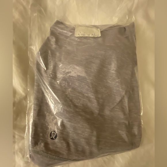 Lululemon tank top size 4 - Picture 2 of 6